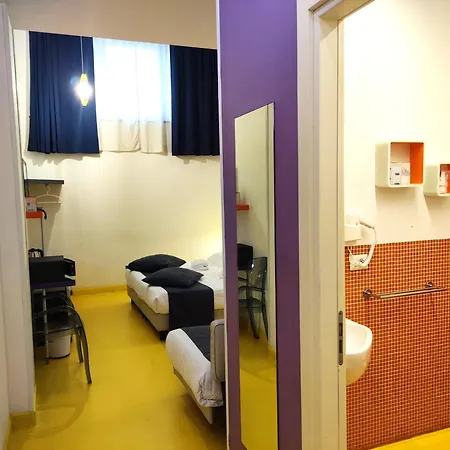 Correra 241 Lifestyle