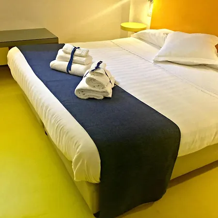 Correra 241 Lifestyle